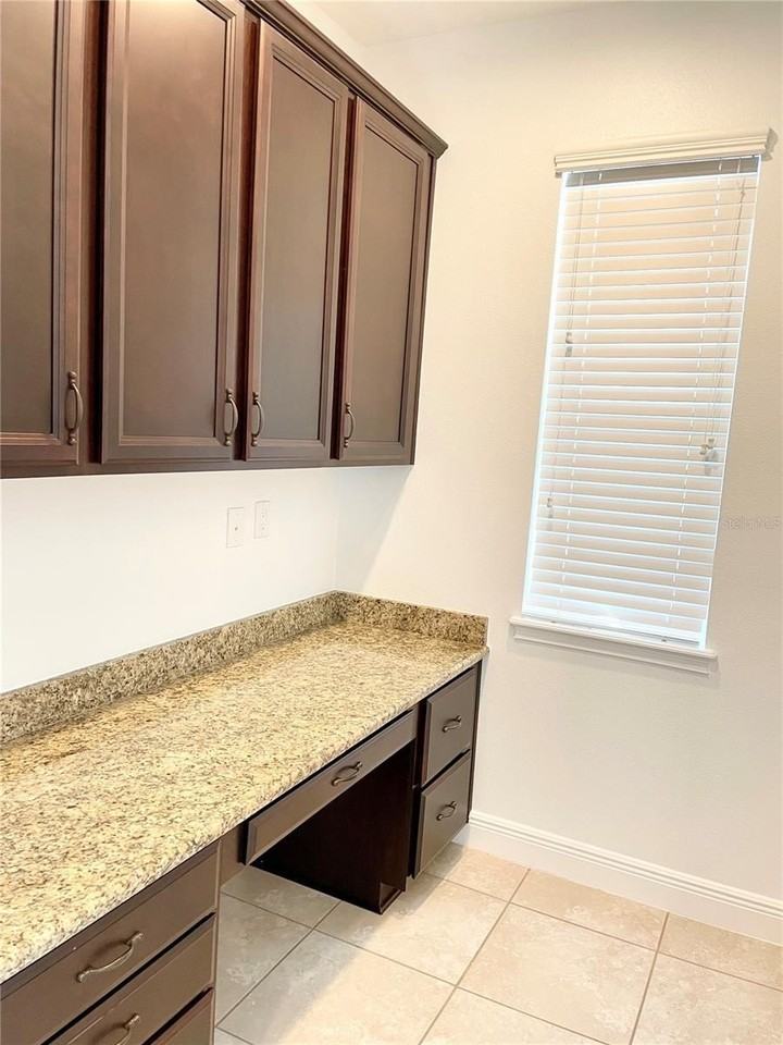 7952 Hampton Lake Dr - Photo 7 of 19