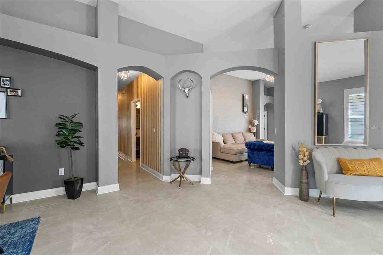 10602 Rochester Way - Photo 6 of 31
