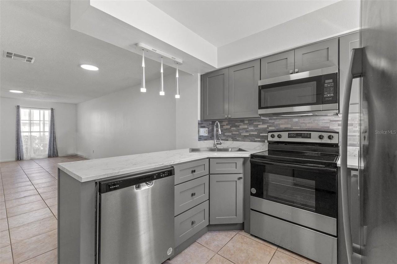 6650 121st Ave #4 - Photo 5 of 22