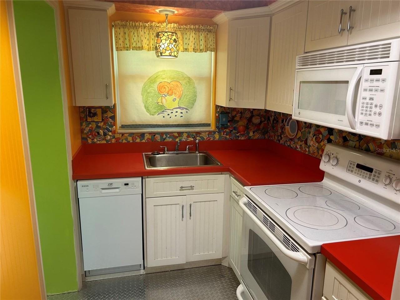445 32nd Ave N #E109 - Photo 6 of 20