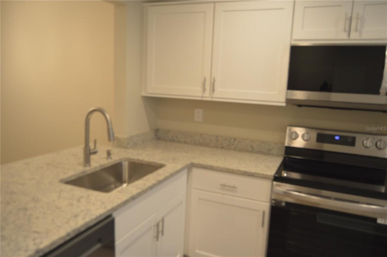 2849 Stillwell Ct - Photo 3 of 22