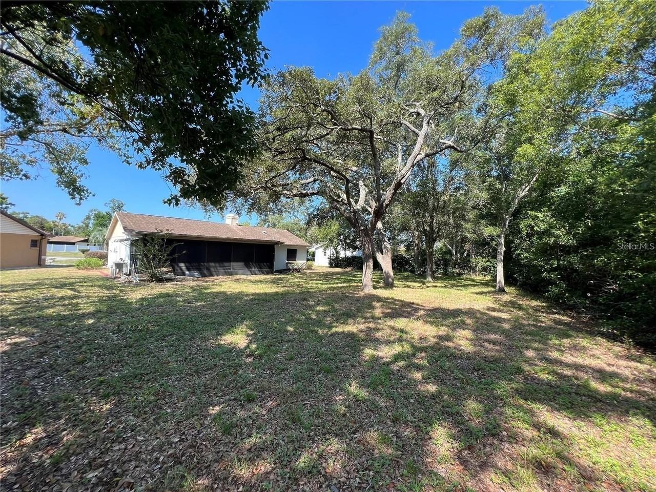 8205 Pagoda Dr - Photo 3 of 13
