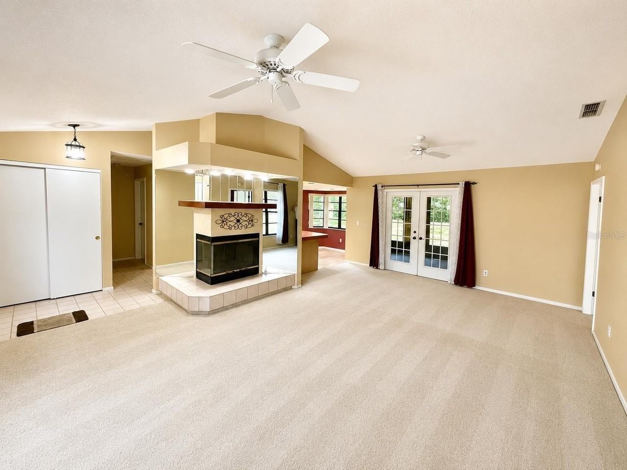 8205 Pagoda Dr - Photo 4 of 13