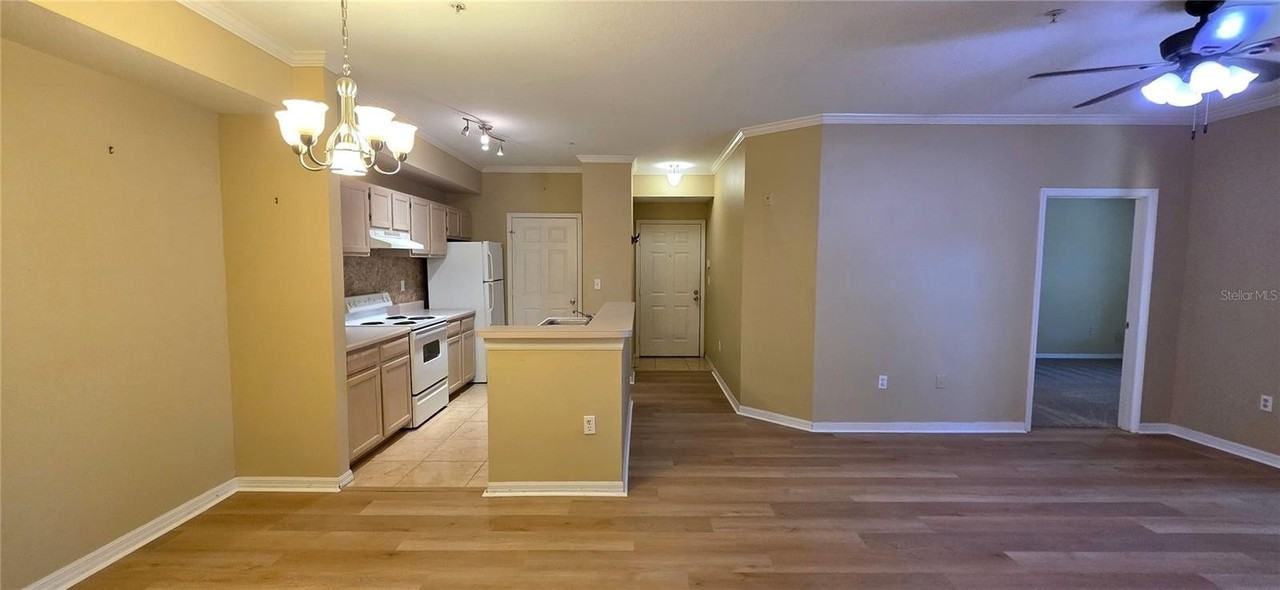 5618 Pinnacle Heights Cir #211 - Photo 4 of 47