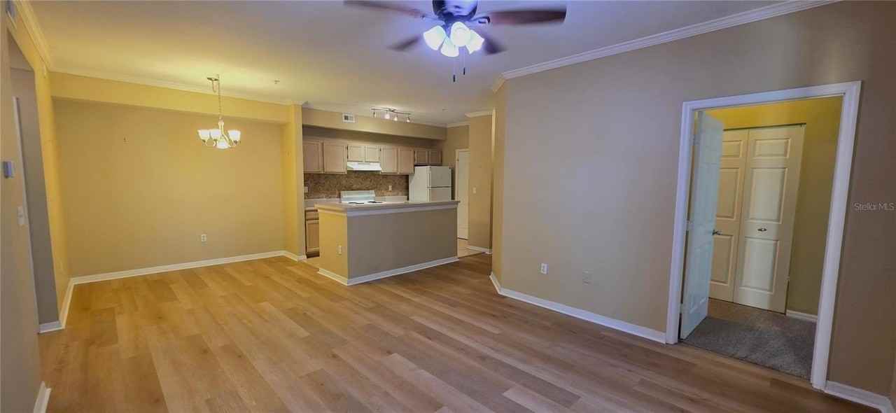 5618 Pinnacle Heights Cir #211 - Photo 5 of 47