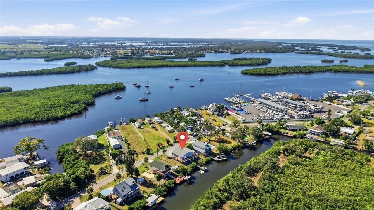 3303 W Shell Point Rd - Photo 2 of 22