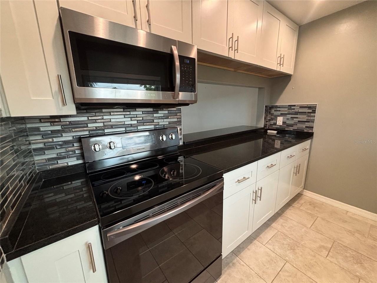 1241 Turner St #B - Photo 7 of 14