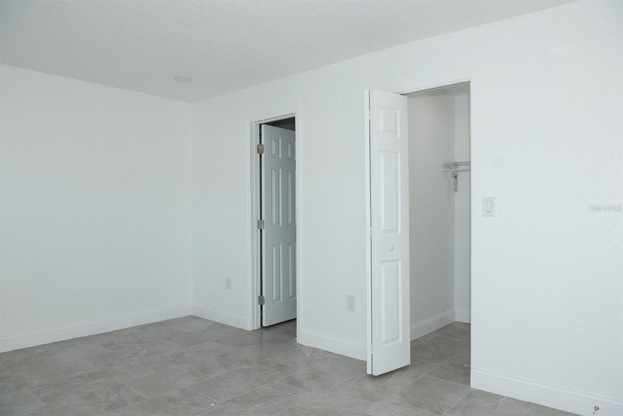 11889 93rd Ave - Photo 7 of 19