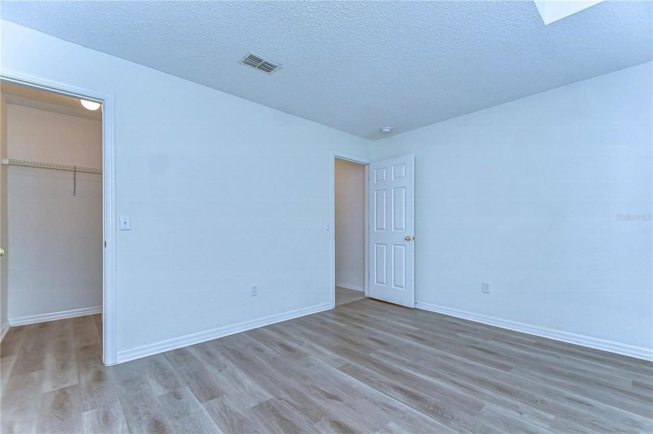 18303 Elmhurst Ln - Photo 6 of 44
