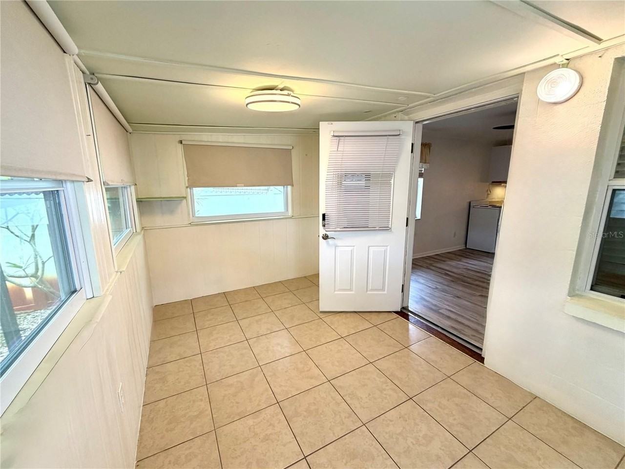 516 Northmoor Ave N - Photo 7 of 10