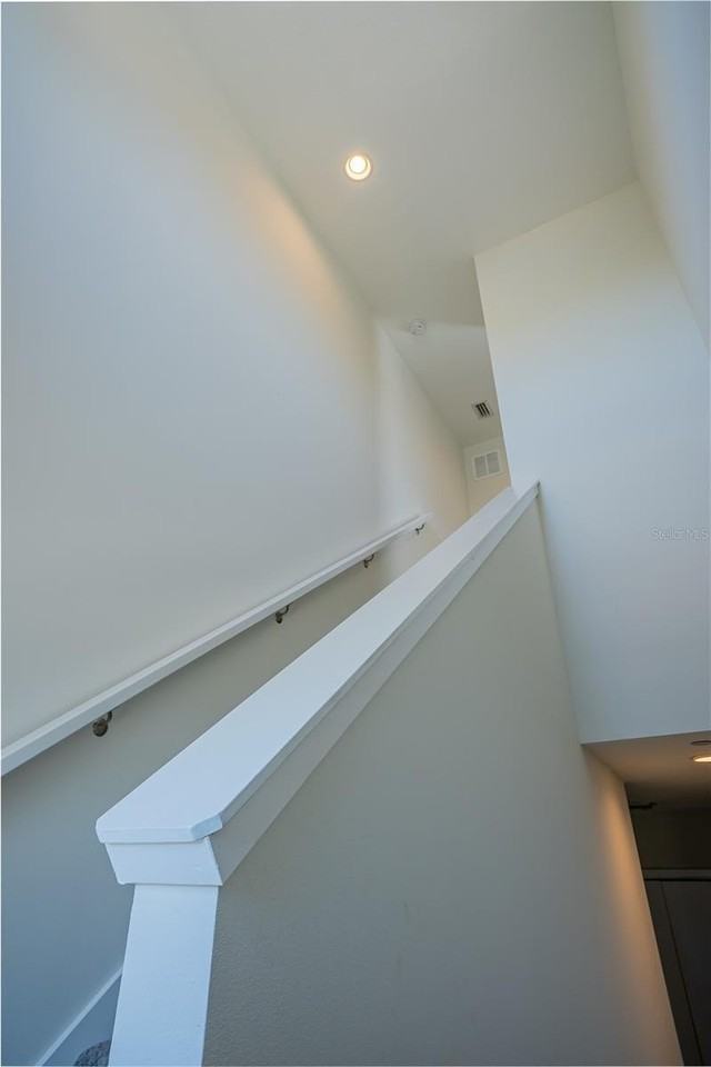 339 8th St N - Photo 4 of 31