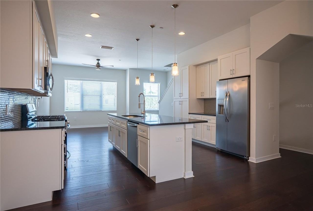 339 8th St N - Photo 6 of 31