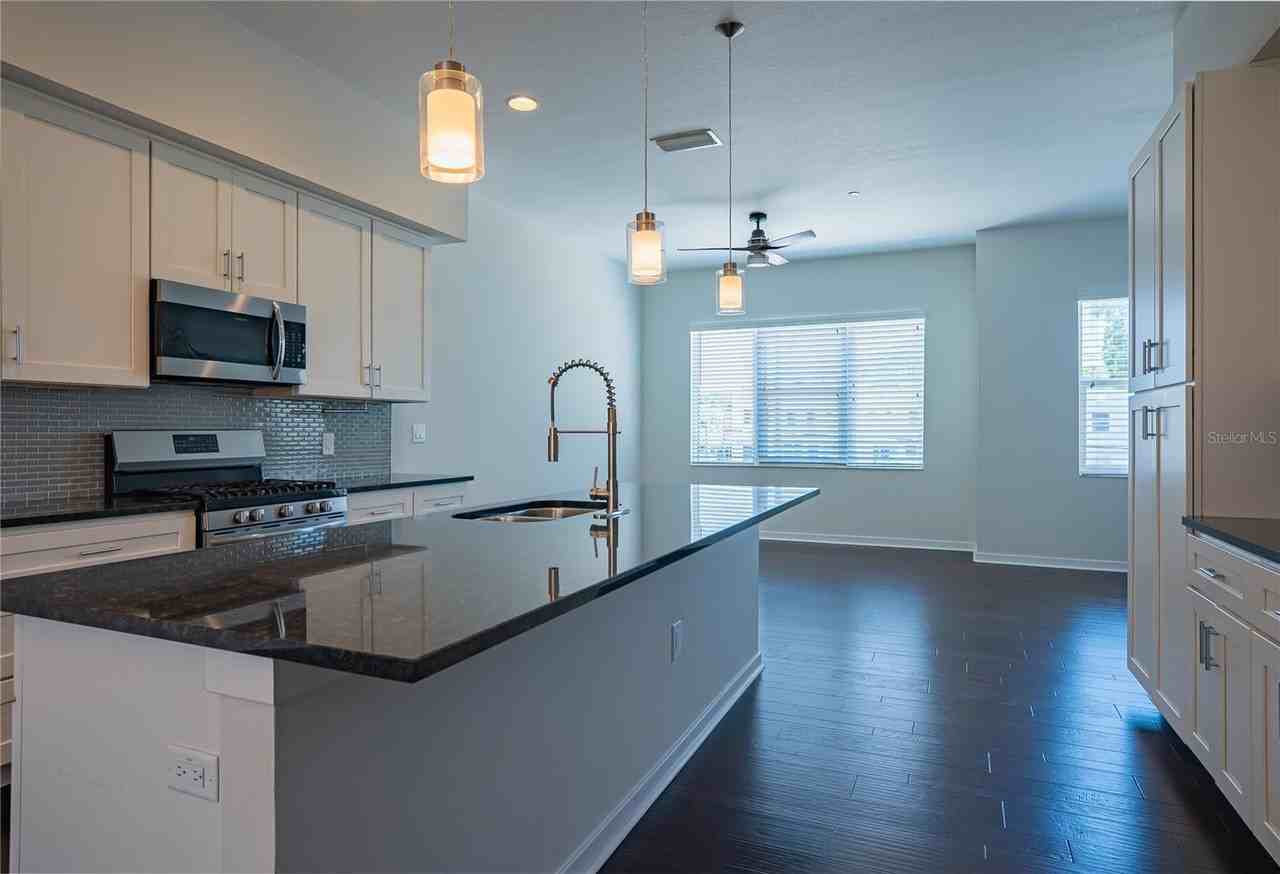 339 8th St N - Photo 7 of 31