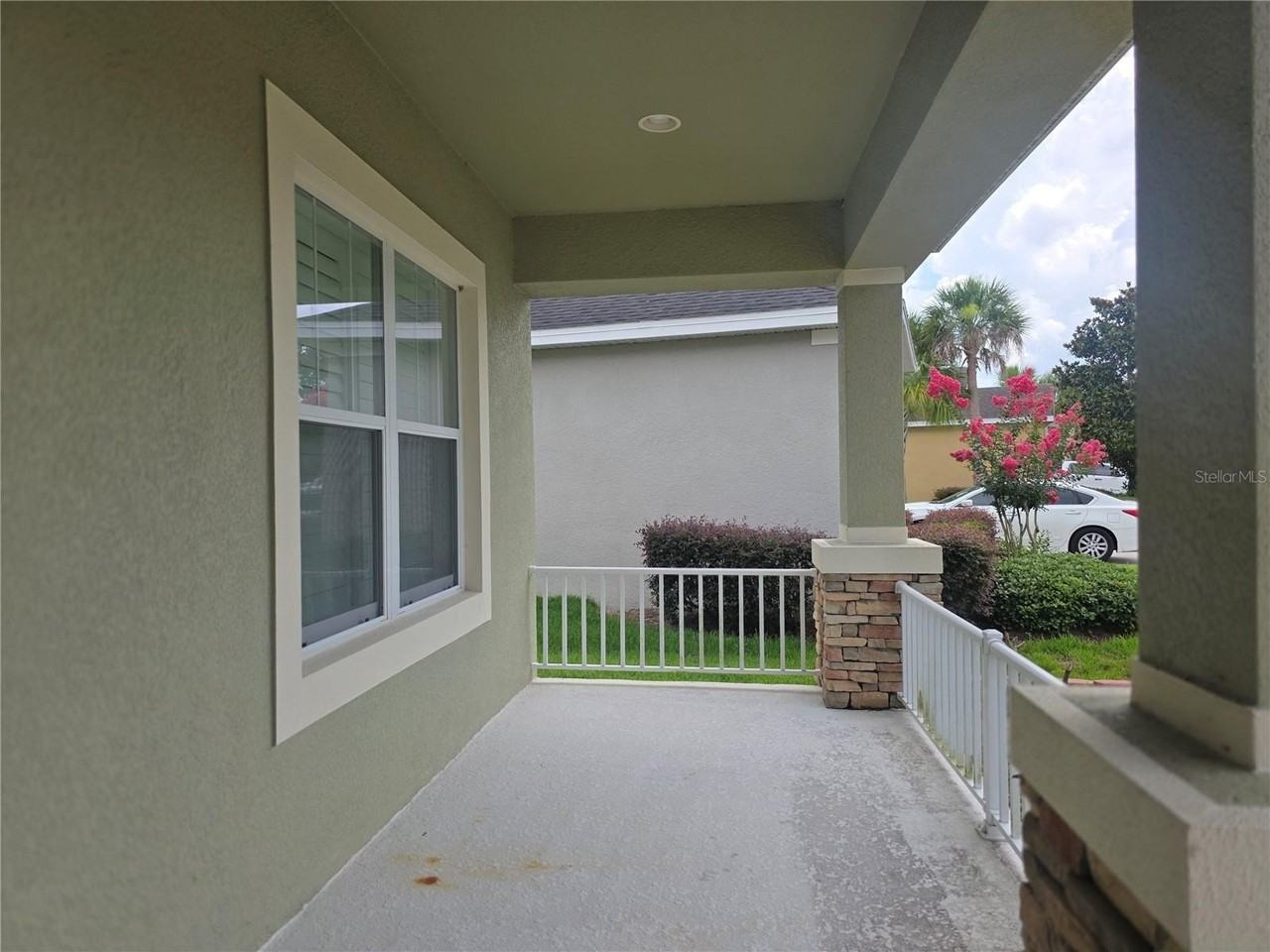 17545 Buckingham Garden Dr - Photo 3 of 31