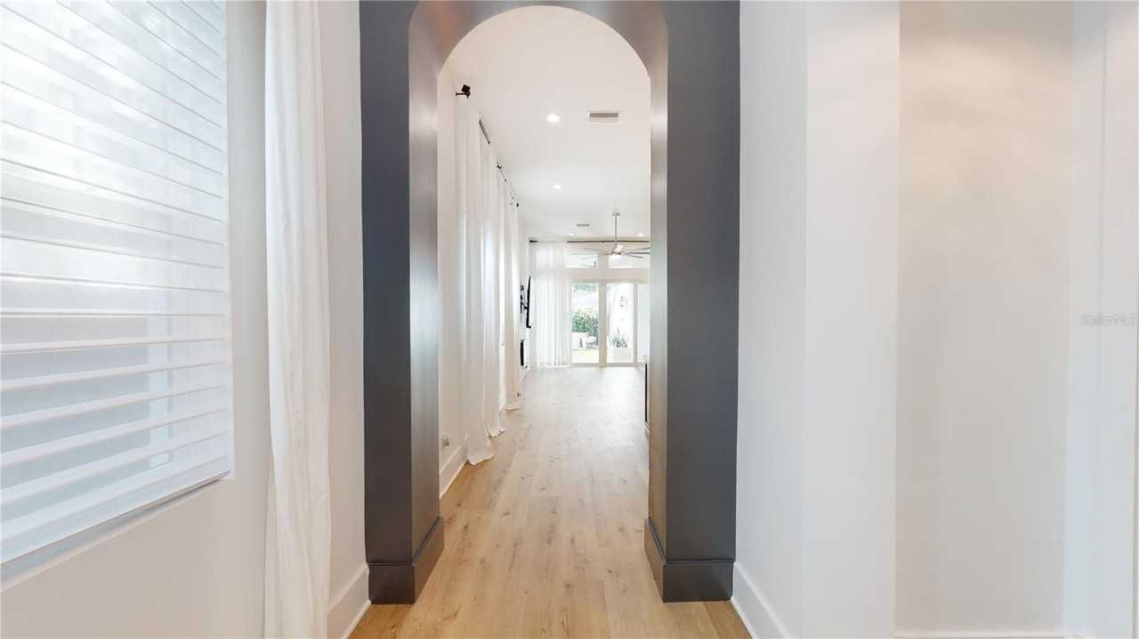 1068 19th Ave N - Photo 5 of 50
