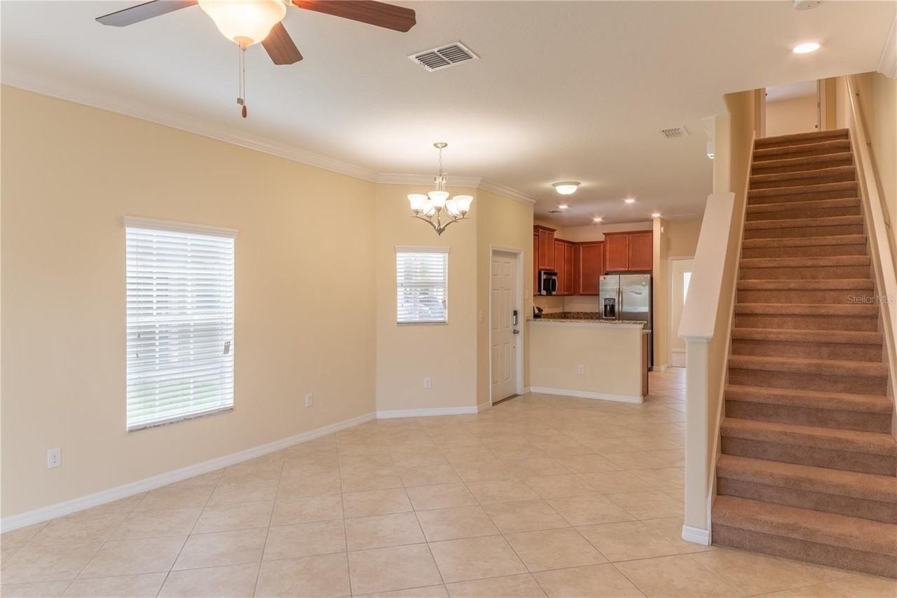 31235 Claridge Pl - Photo 5 of 33