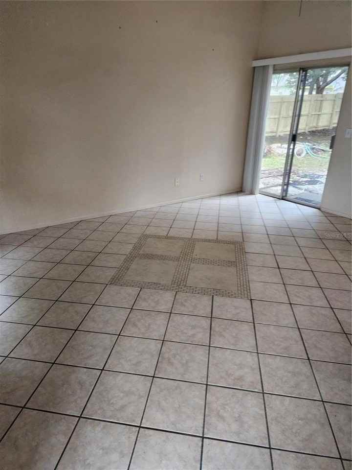 2747 Kavalier Dr - Photo 2 of 17