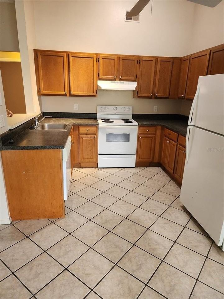 2747 Kavalier Dr - Photo 4 of 17