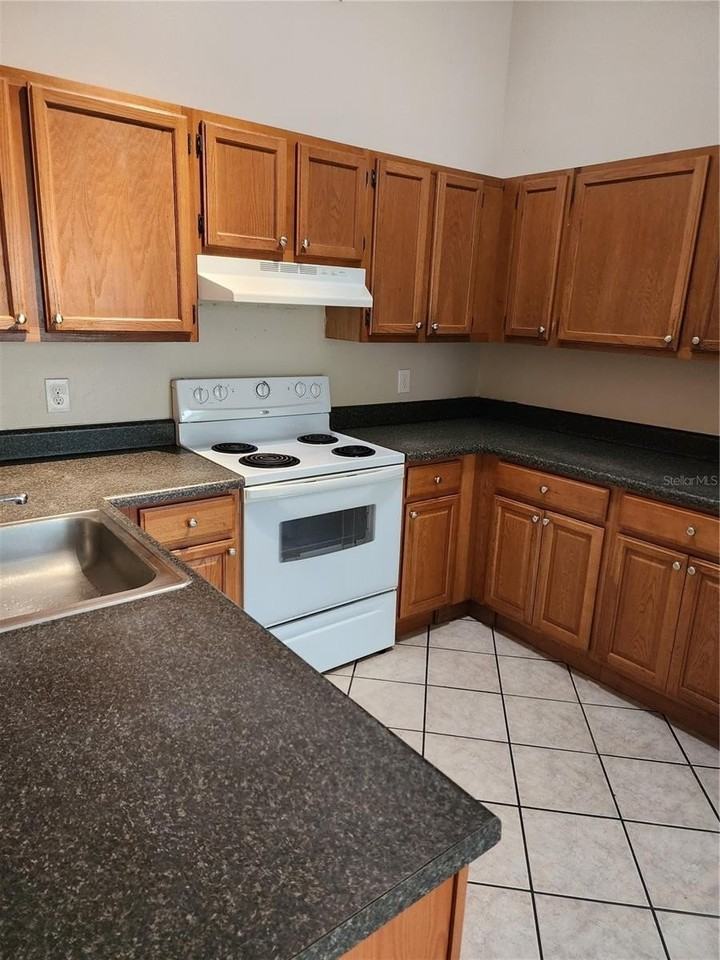 2747 Kavalier Dr - Photo 5 of 17