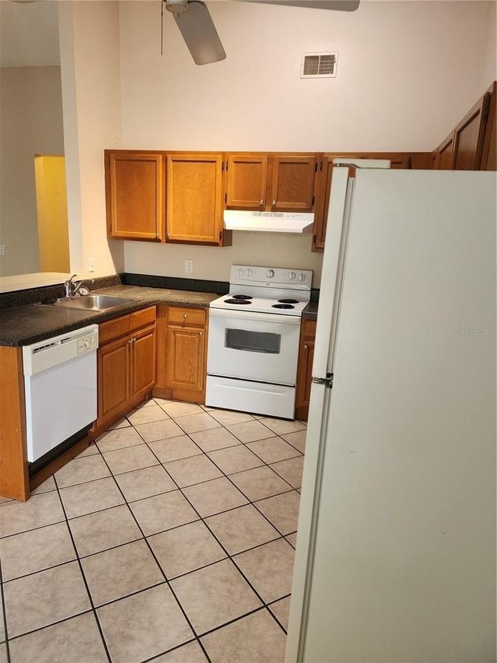 2747 Kavalier Dr - Photo 6 of 17