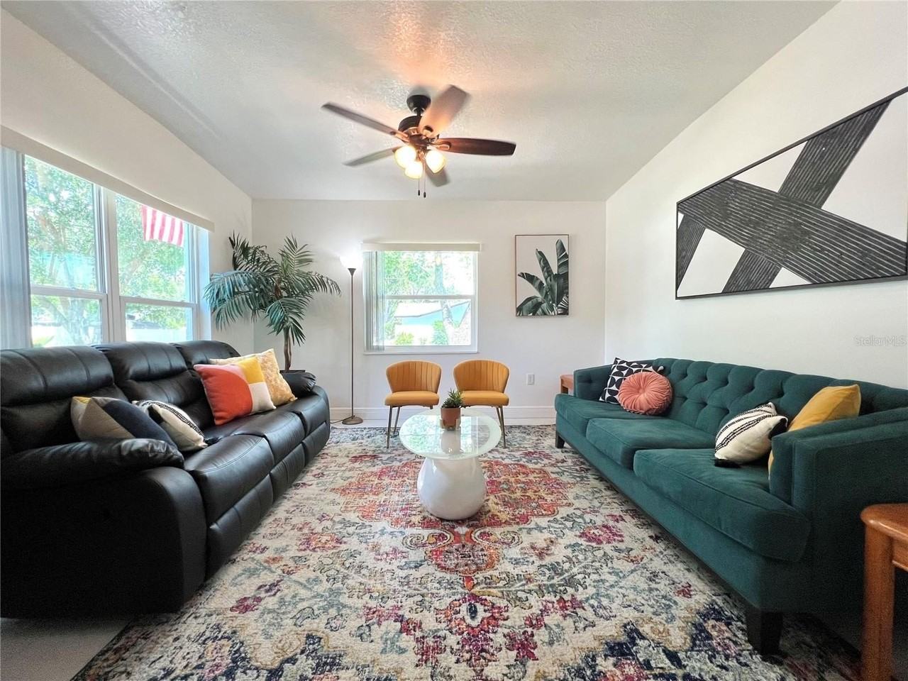 2173 Riviera Dr - Photo 4 of 25