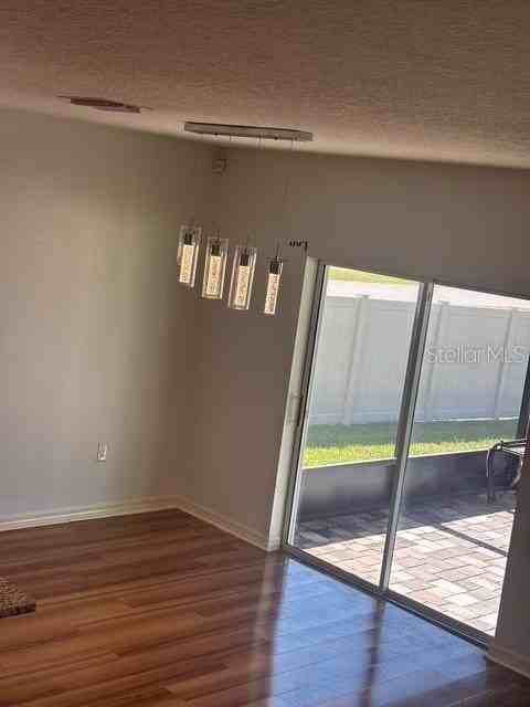 32762 Pez Landing Ln - Photo 4 of 18