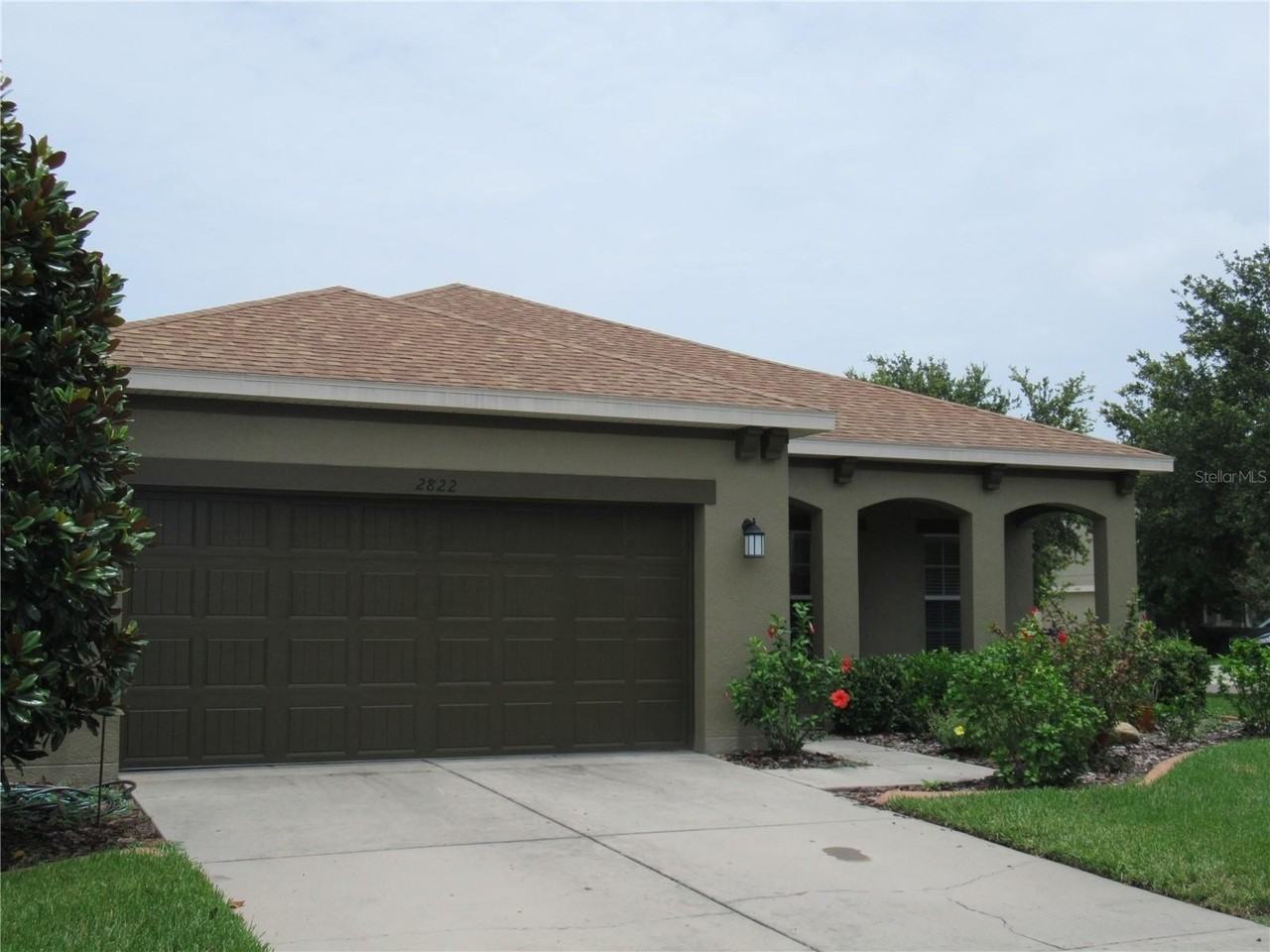 2822 Maple Brook Loop - Photo 2 of 29