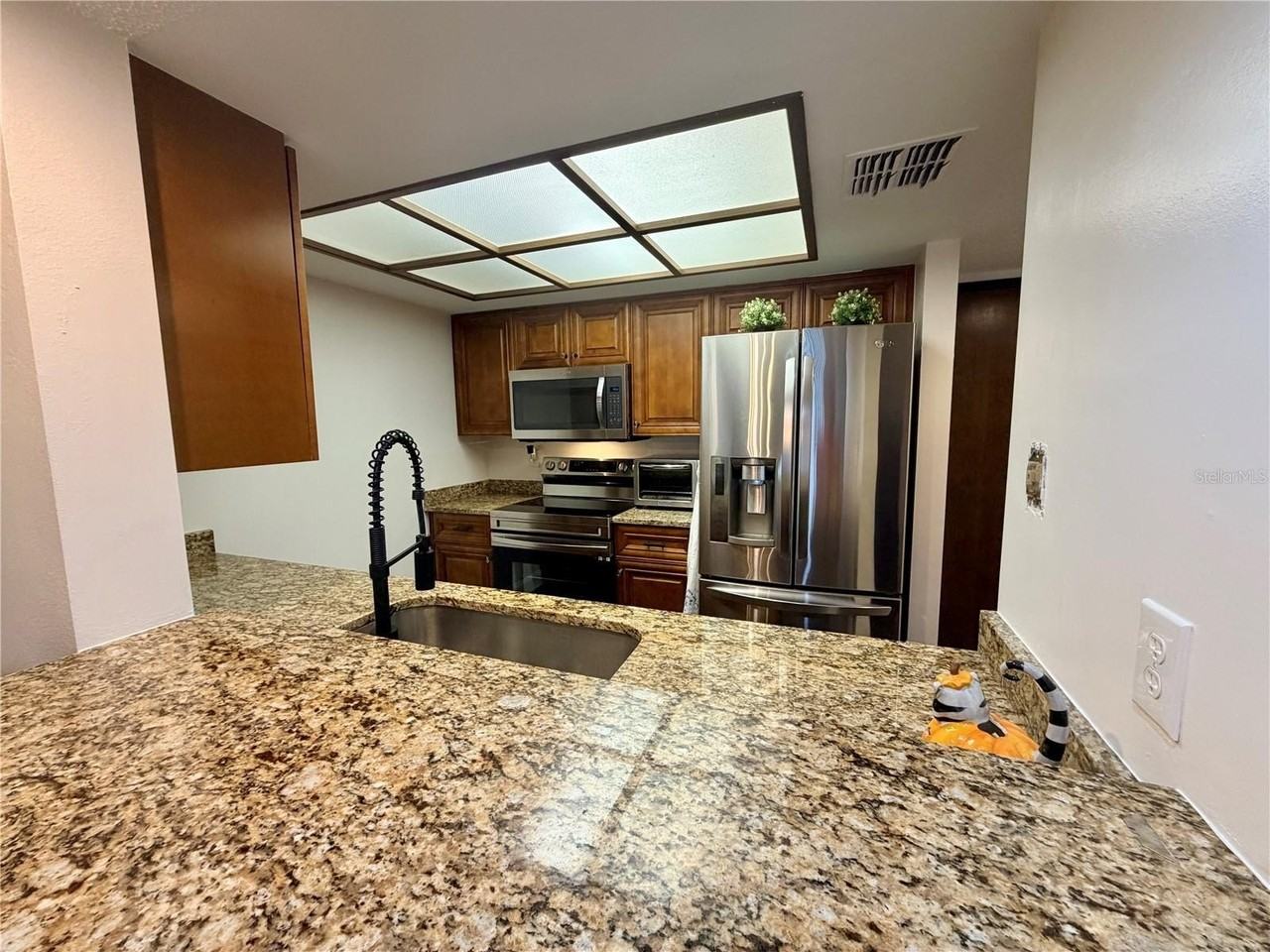 13602 S Village Dr #1106 - Photo 7 of 16