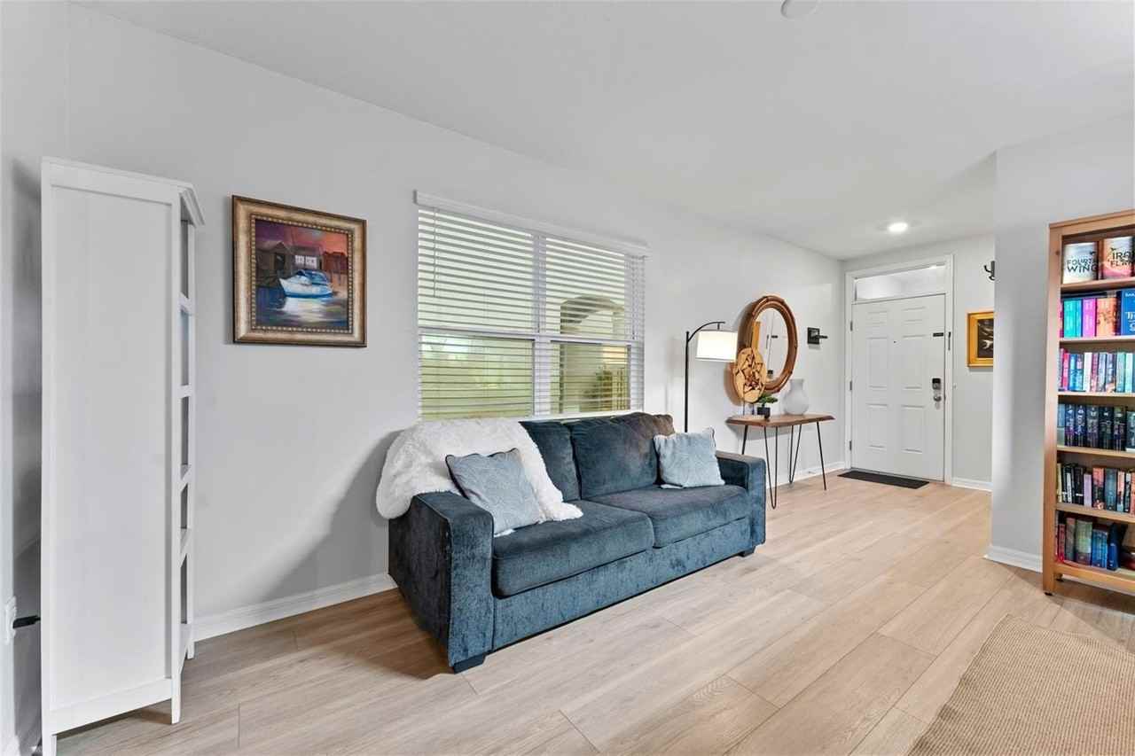 10918 Trailing Vine Dr - Photo 6 of 35