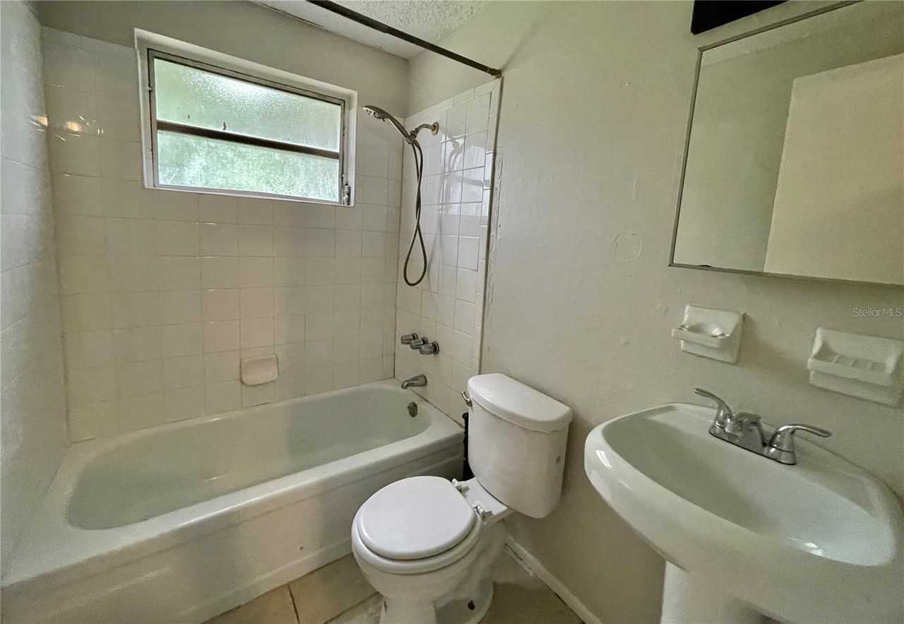 9803 N 11th St #B - Photo 6 of 6