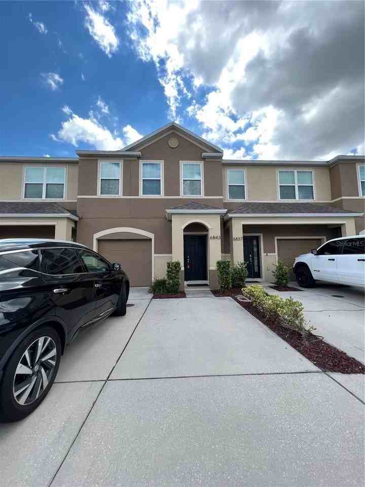 6843 40th Ln N