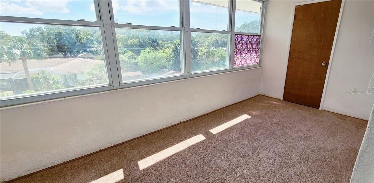 911 Washington Ave #305 - Photo 6 of 13