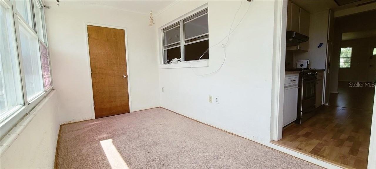 911 Washington Ave #305 - Photo 7 of 13