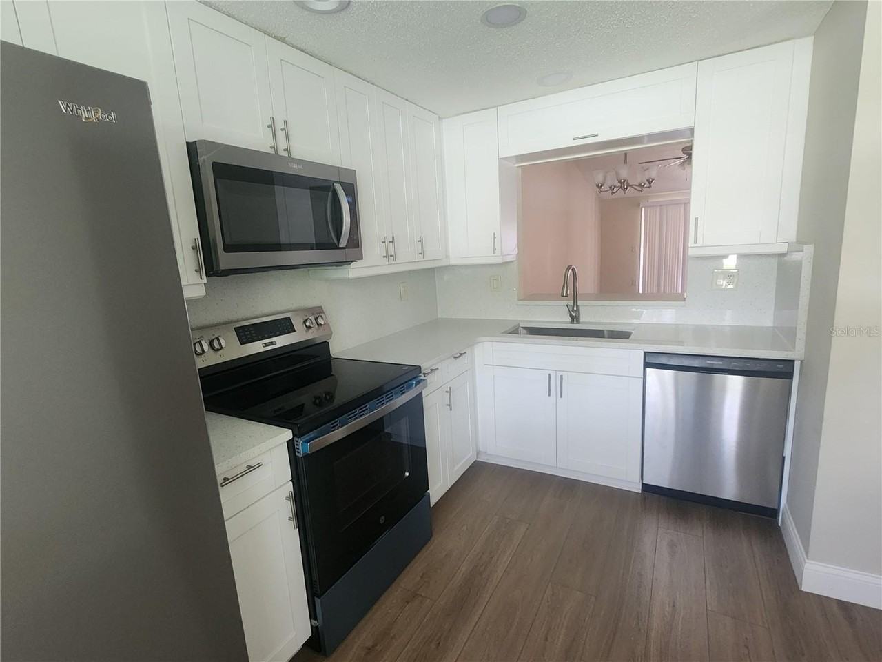 209 Corkwood Ln - Photo 3 of 23