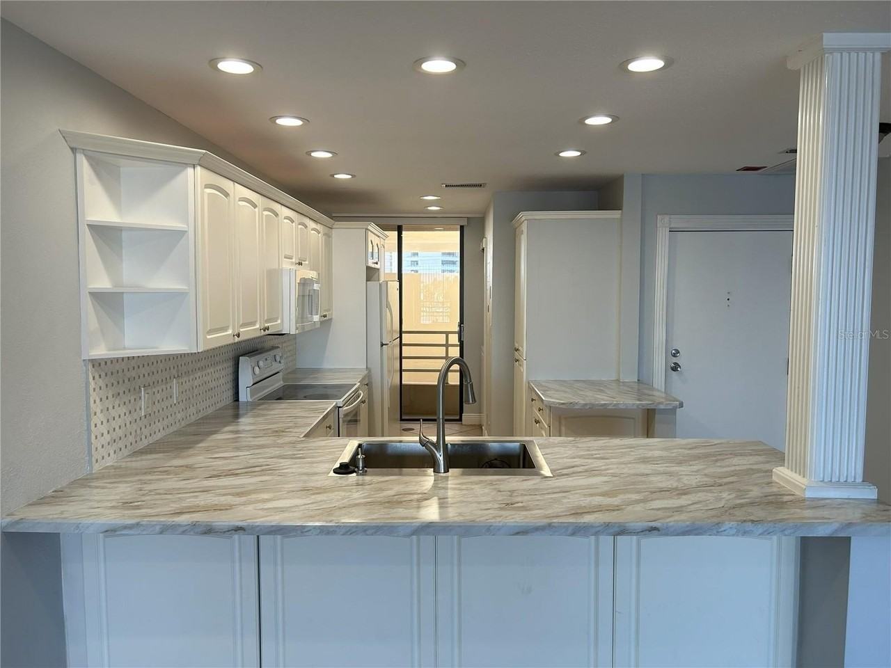 2775 Kipps Colony Dr S #304 - Photo 4 of 28