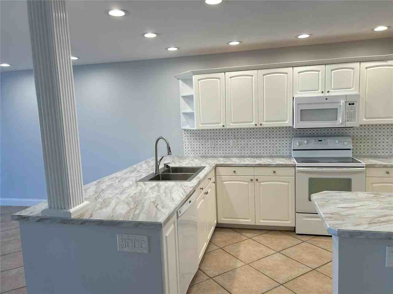 2775 Kipps Colony Dr S #304 - Photo 5 of 28