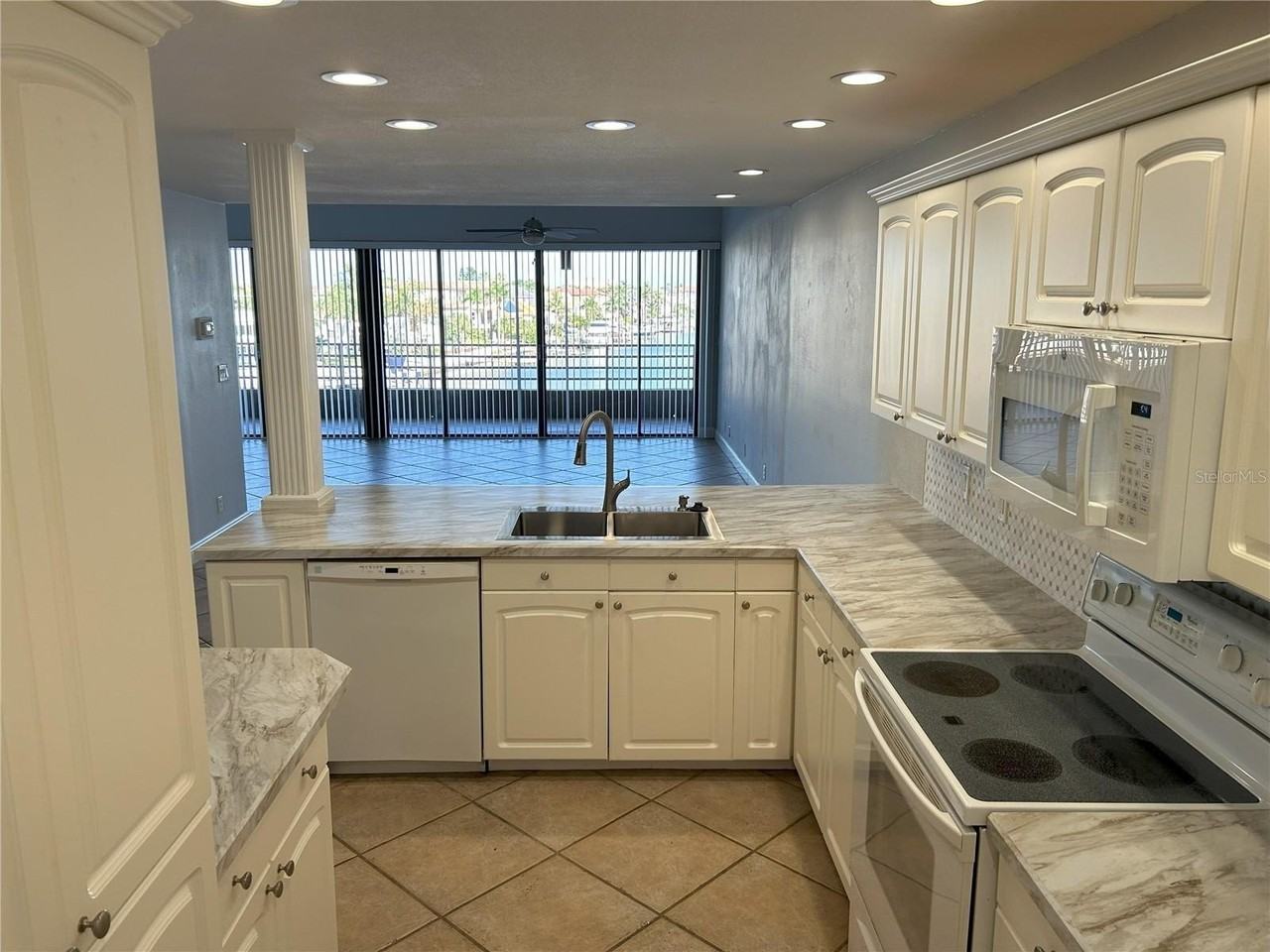 2775 Kipps Colony Dr S #304 - Photo 6 of 28