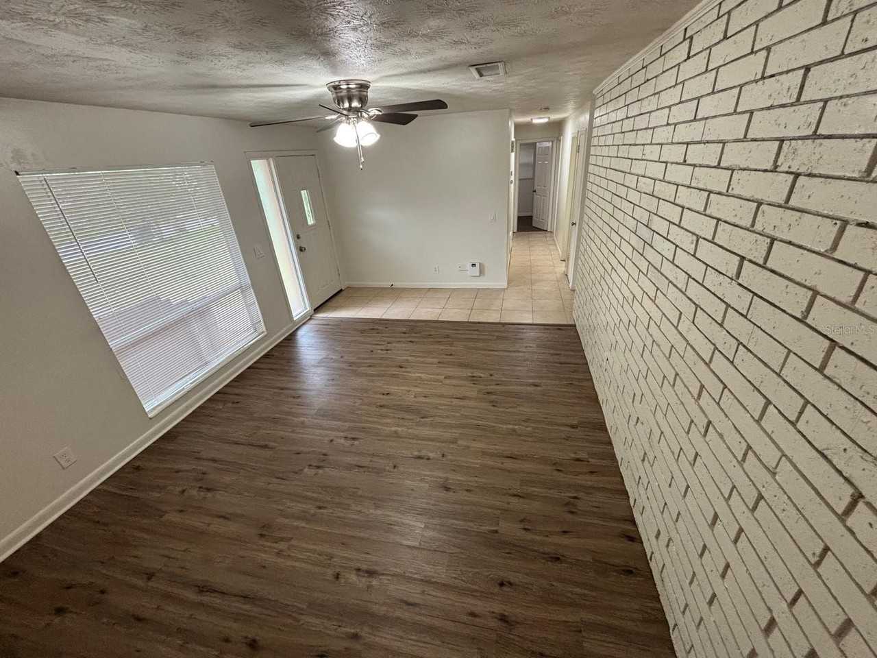 1121 Ne 13th Ave - Photo 3 of 24