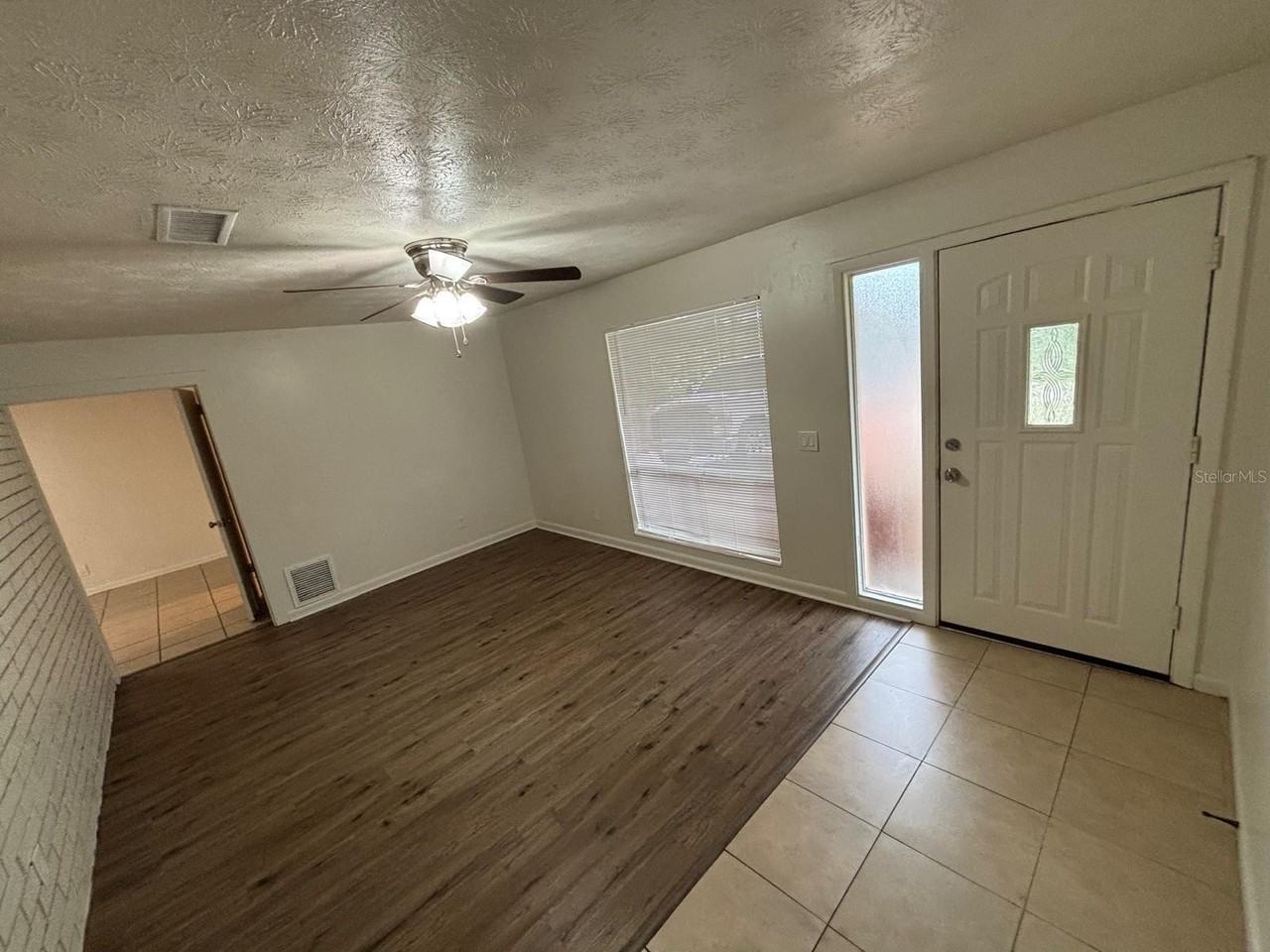 1121 Ne 13th Ave - Photo 4 of 24