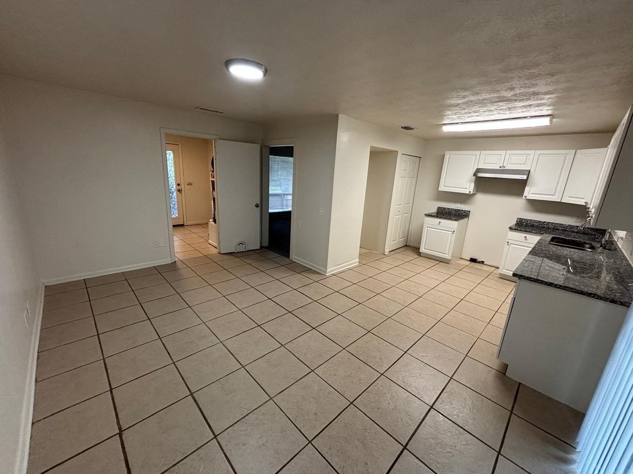 1121 Ne 13th Ave - Photo 6 of 24