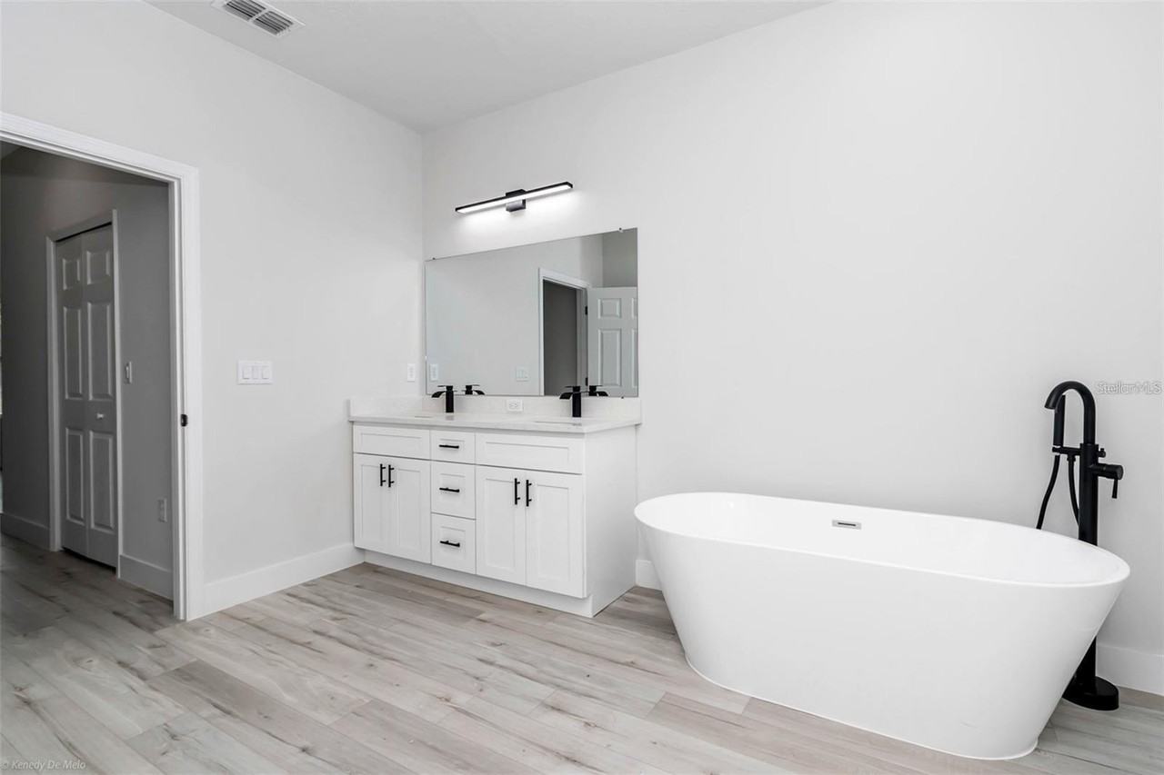 3398 Sw 165th Loop - Photo 3 of 40
