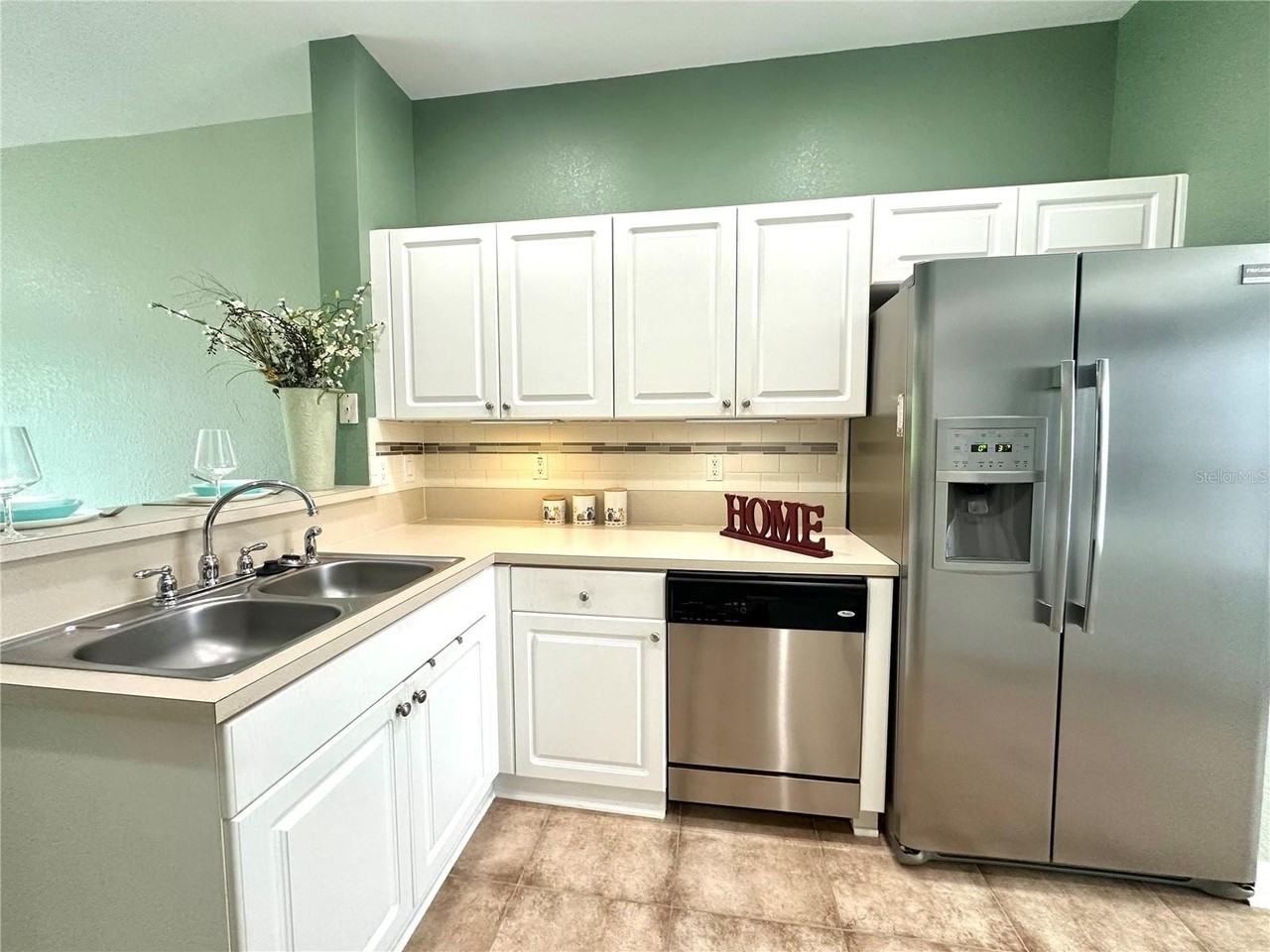 11096 Winter Crest Dr - Photo 2 of 15