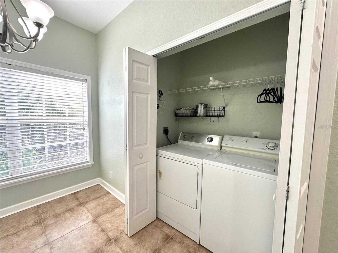 11096 Winter Crest Dr - Photo 3 of 15