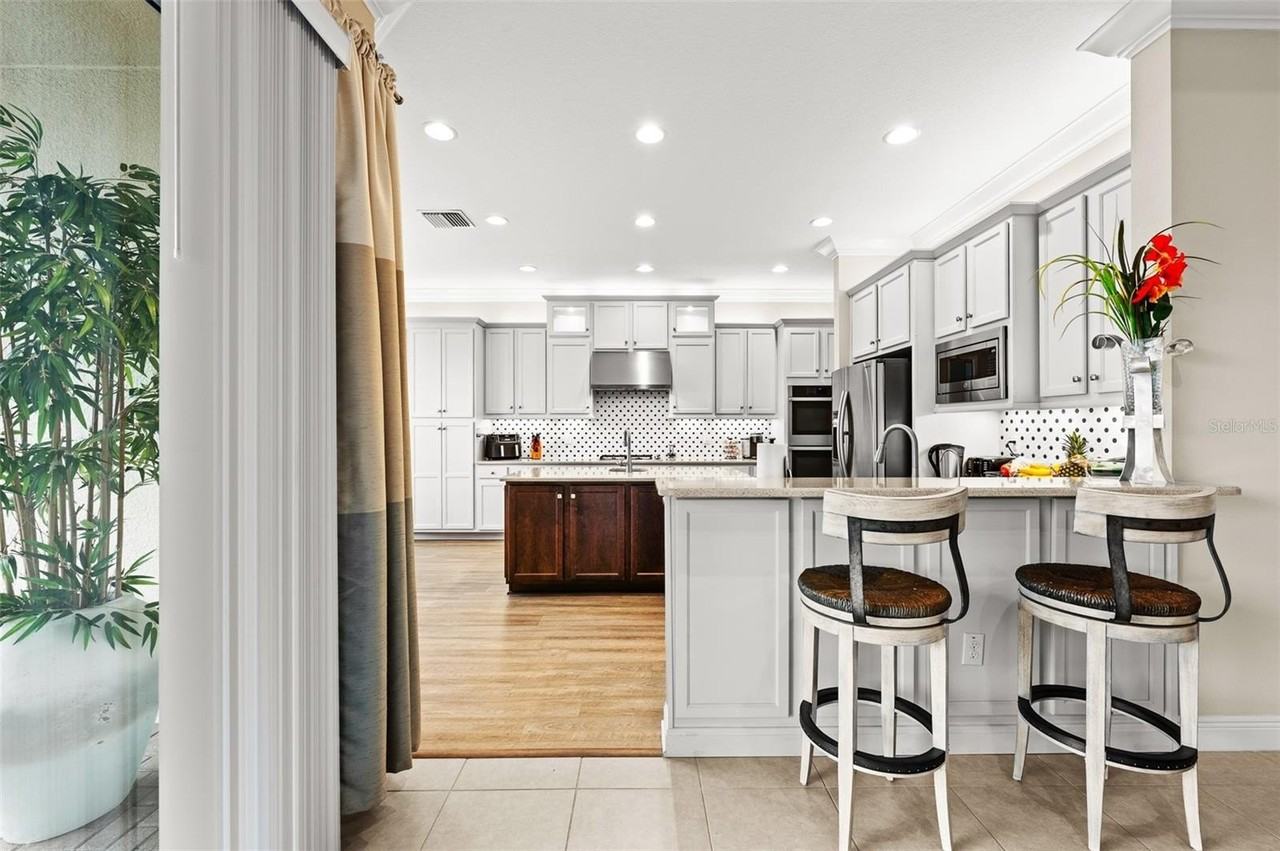 30715 Tumbleberry St - Photo 3 of 15