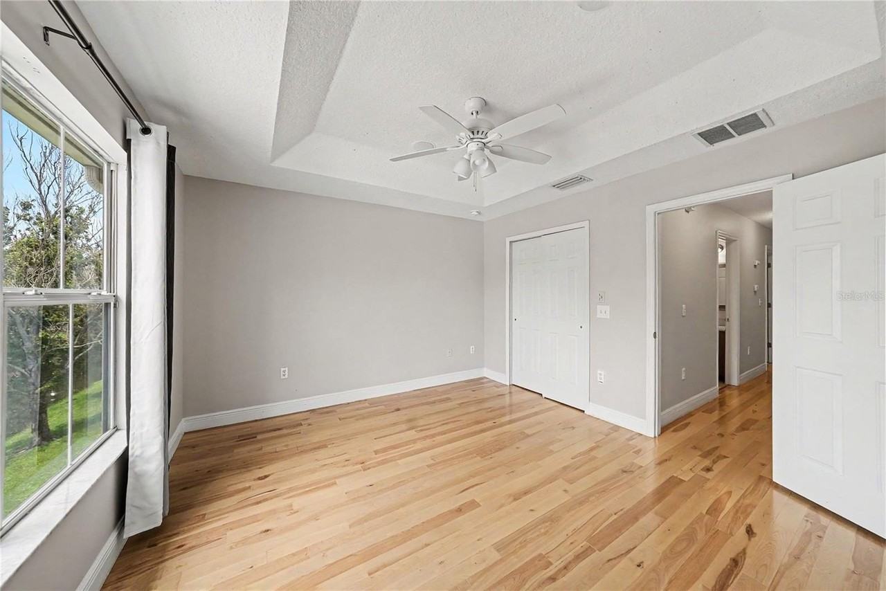 8106 Silent Creek Dr - Photo 4 of 15