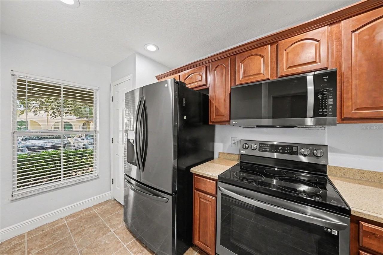 8106 Silent Creek Dr - Photo 6 of 15