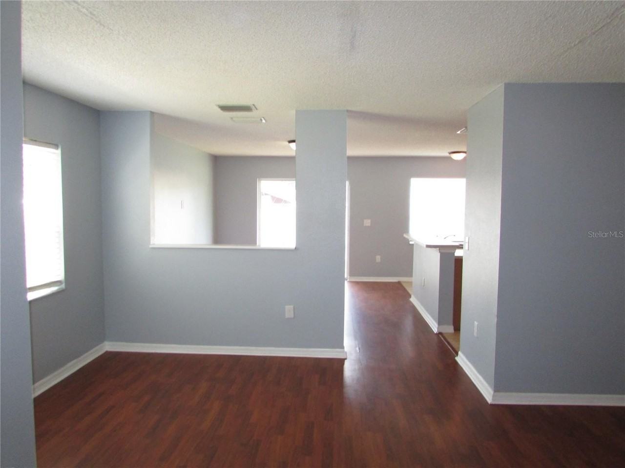 8532 Edgewater Place Blvd - Photo 3 of 42