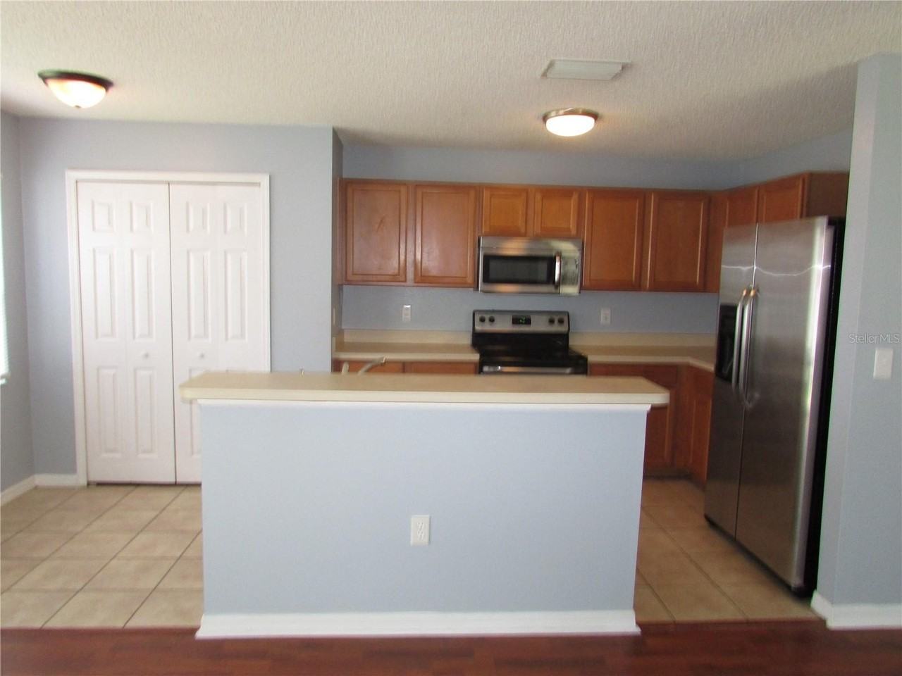8532 Edgewater Place Blvd - Photo 7 of 42
