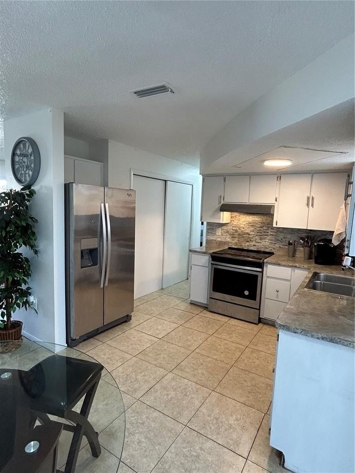 7808 Osteen Rd - Photo 5 of 20
