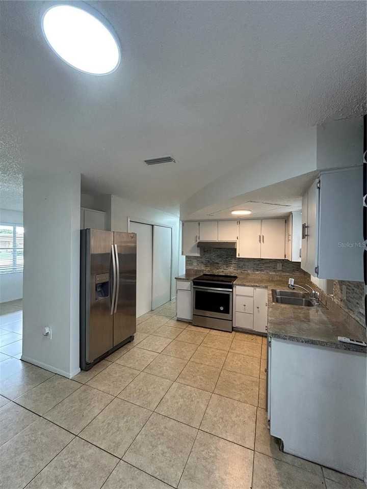 7808 Osteen Rd - Photo 6 of 20